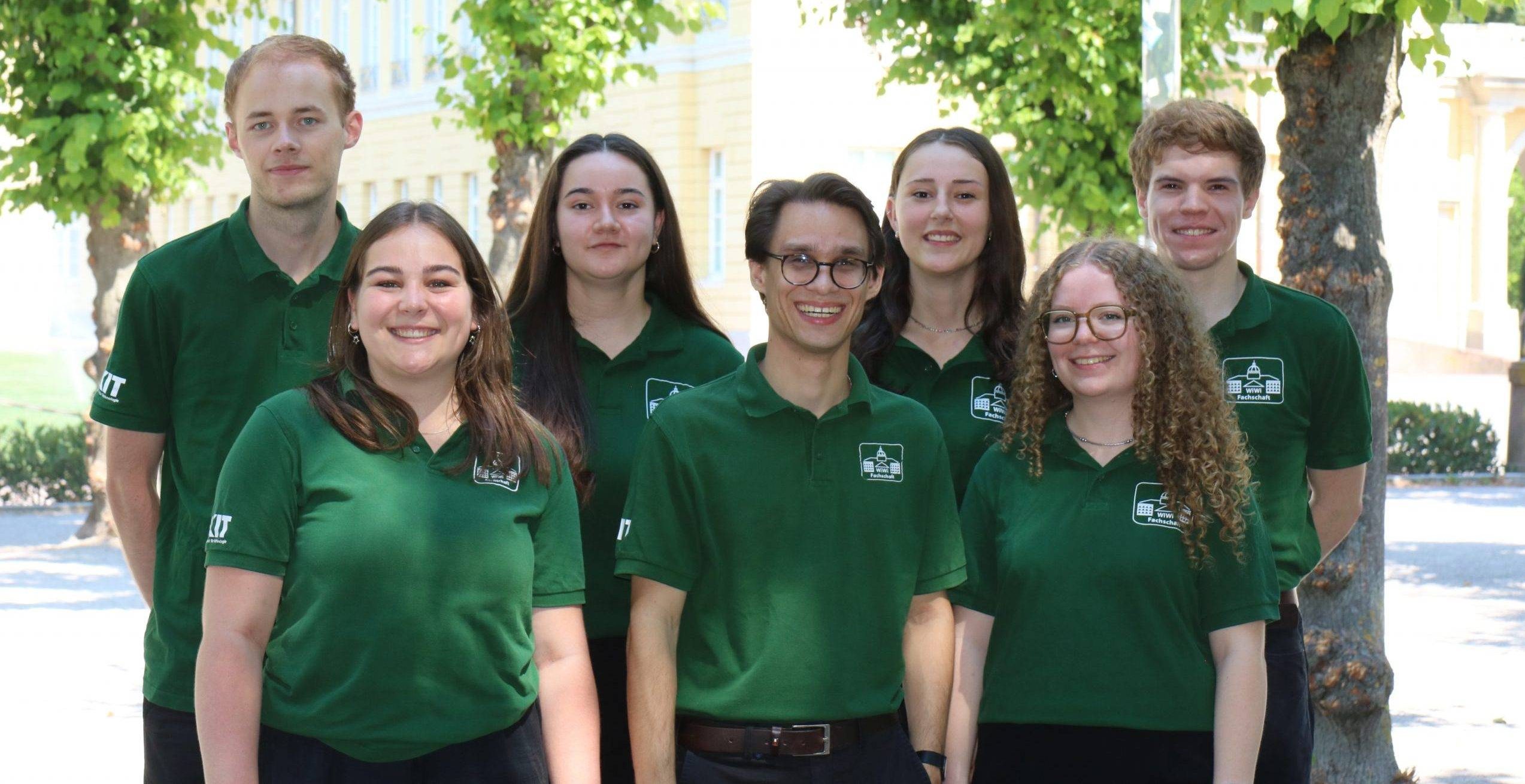 Vorstand der Fachschaft WiWi bestehend aus Max Dutzmann, Jule Fischer, Ella Binder, Adam Korus, Hannah Gehrke, Sabrina Blümle und Felix Reichle